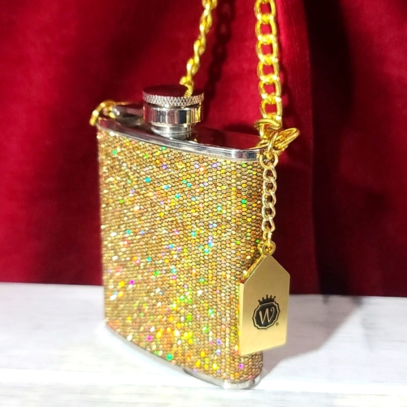 Glamorous gold glitter, flask wristlet, stainless steel, removable chain,NWT NIB - Picture 3 of 9